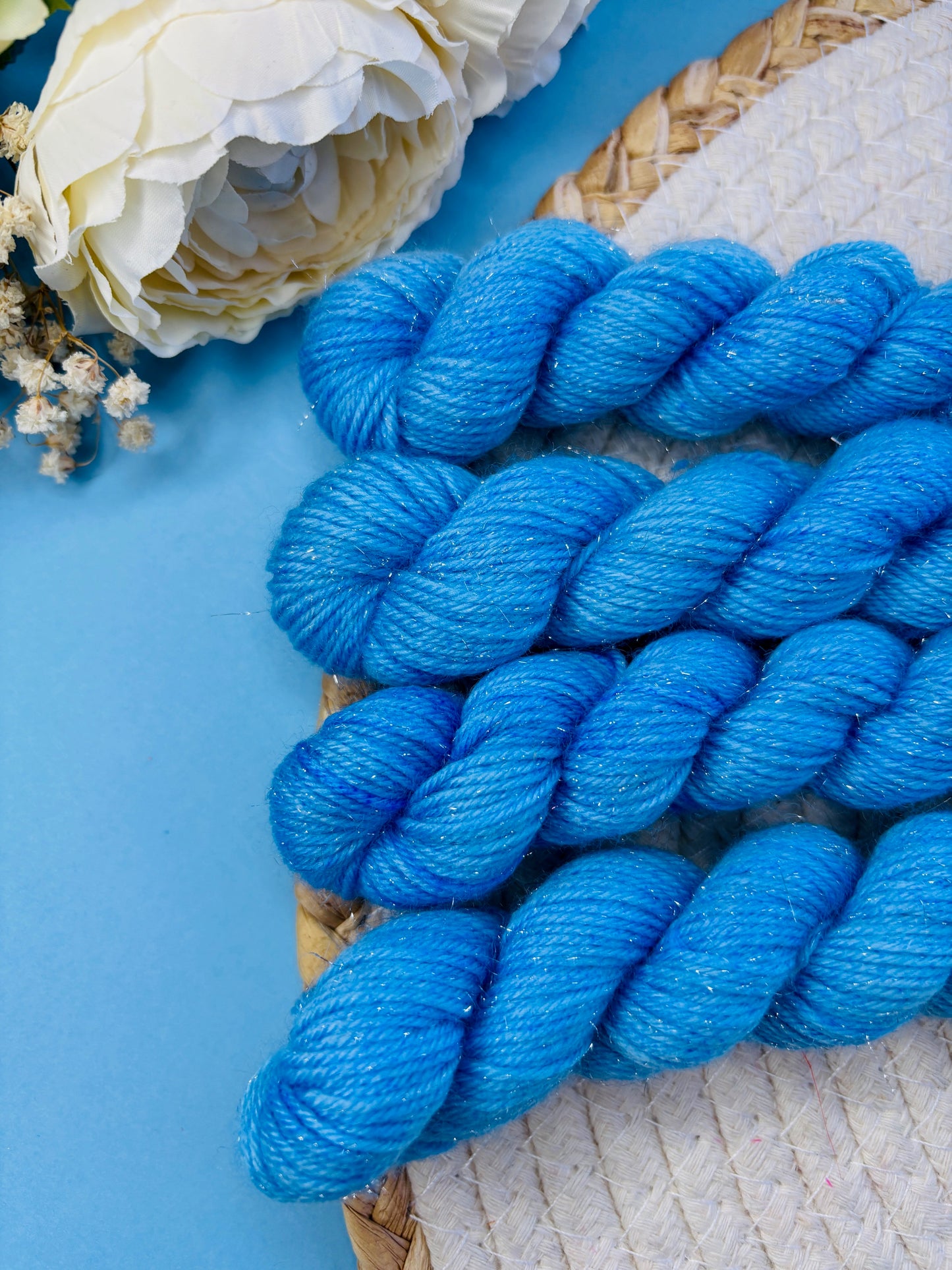 Laine pailletée fingering couleur bleu pastel