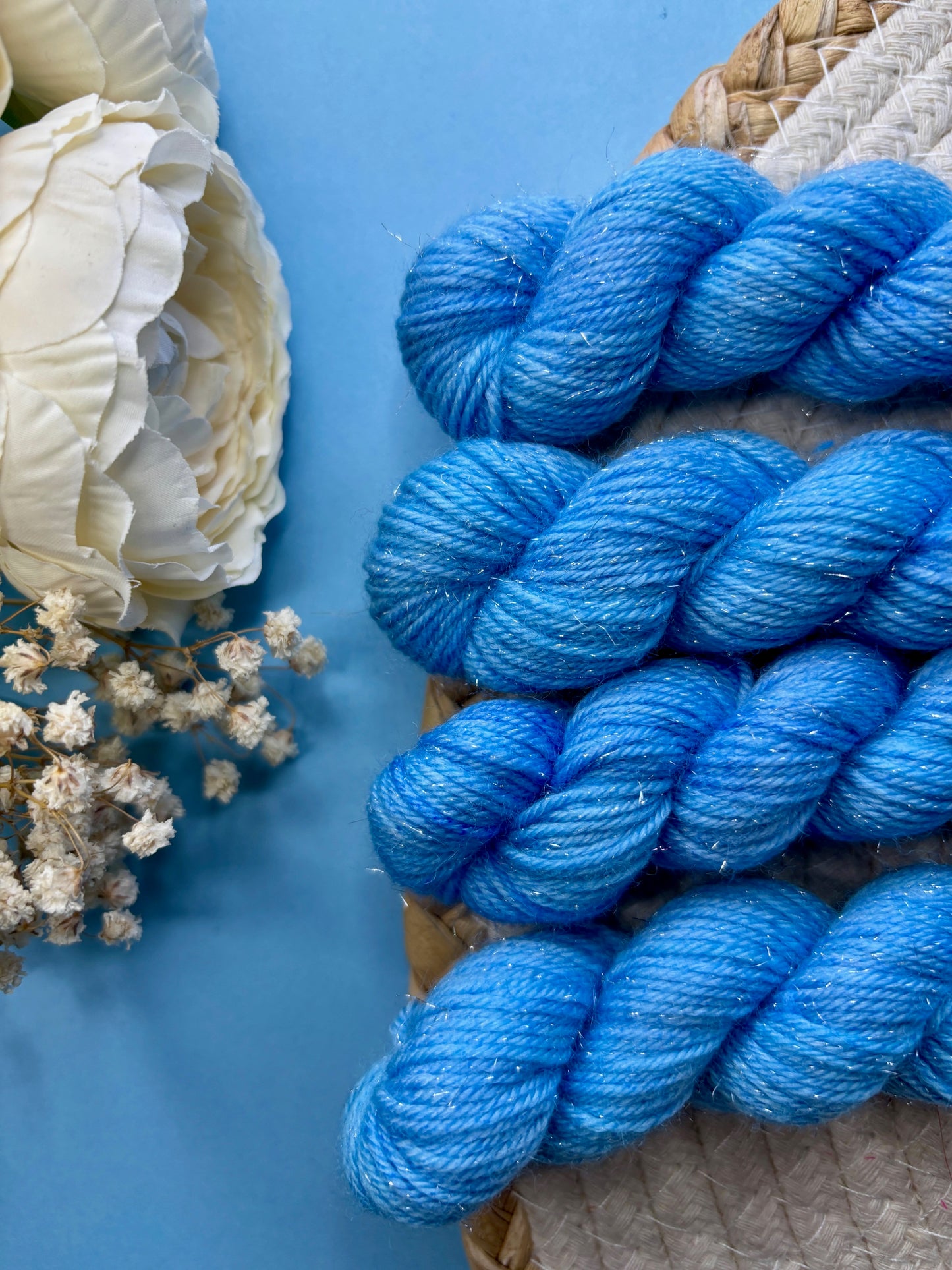 Laine pailletée fingering couleur bleu pastel