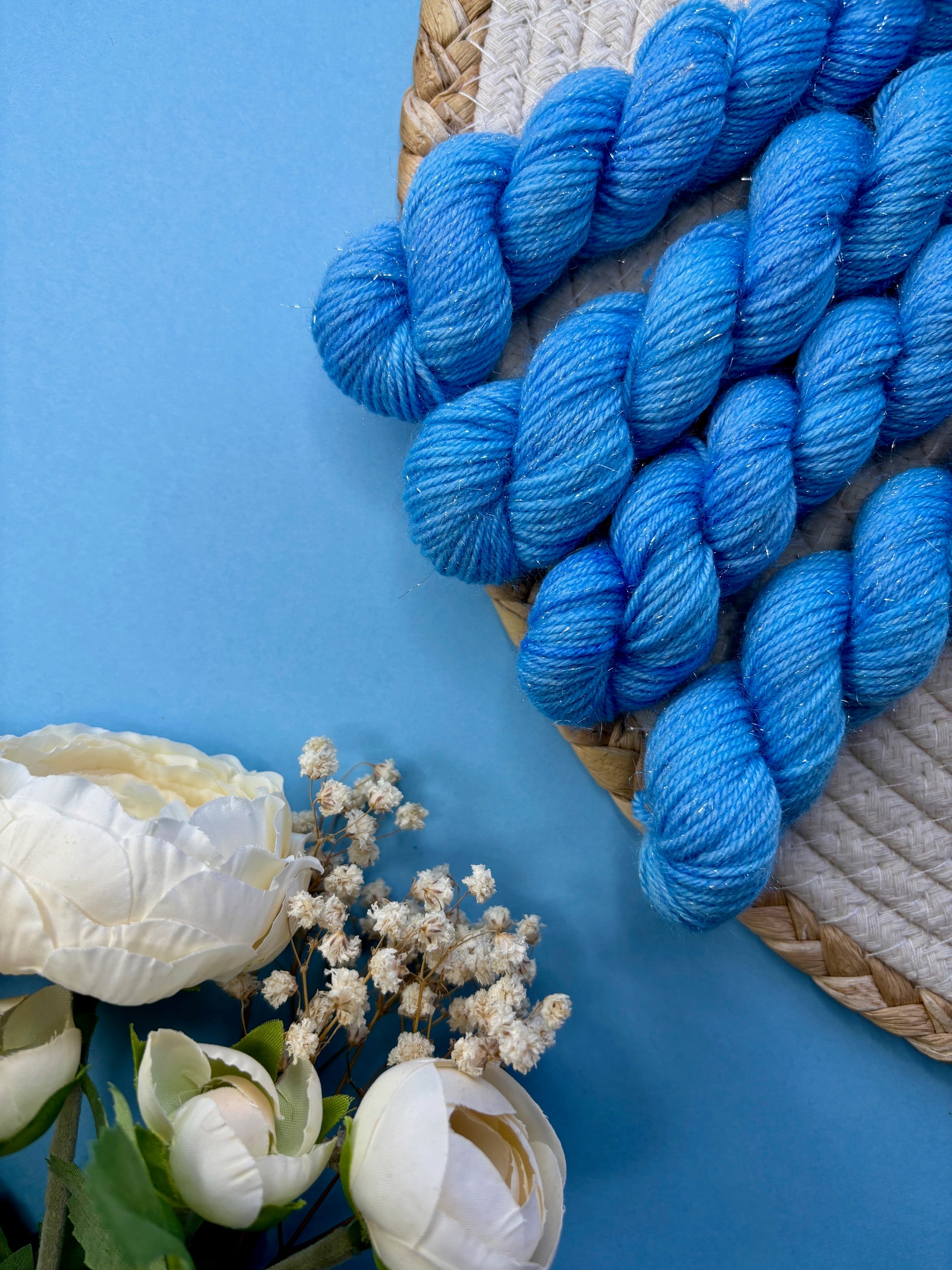 Laine pailletée fingering couleur bleu pastel