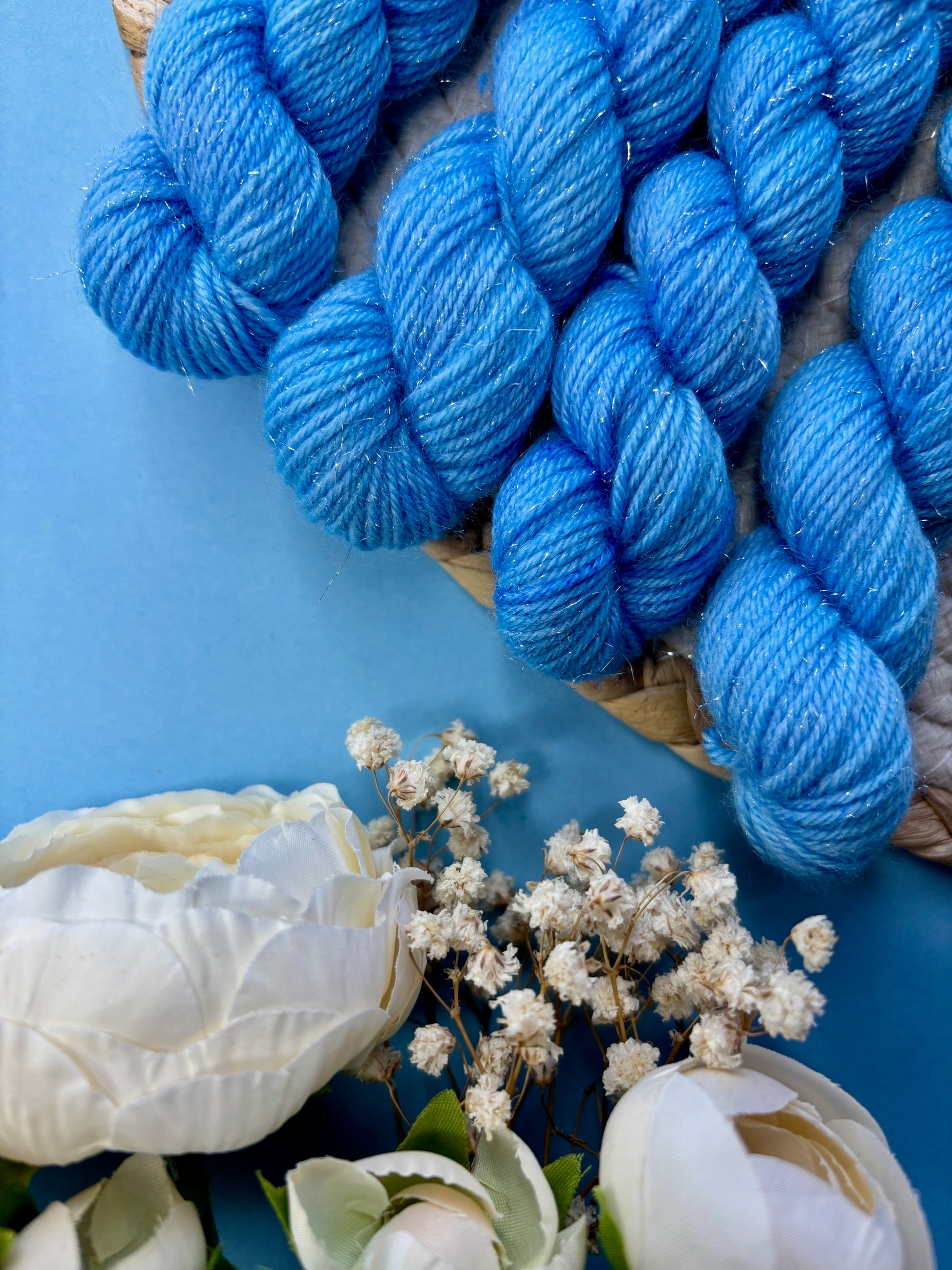 Laine pailletée fingering couleur bleu pastel