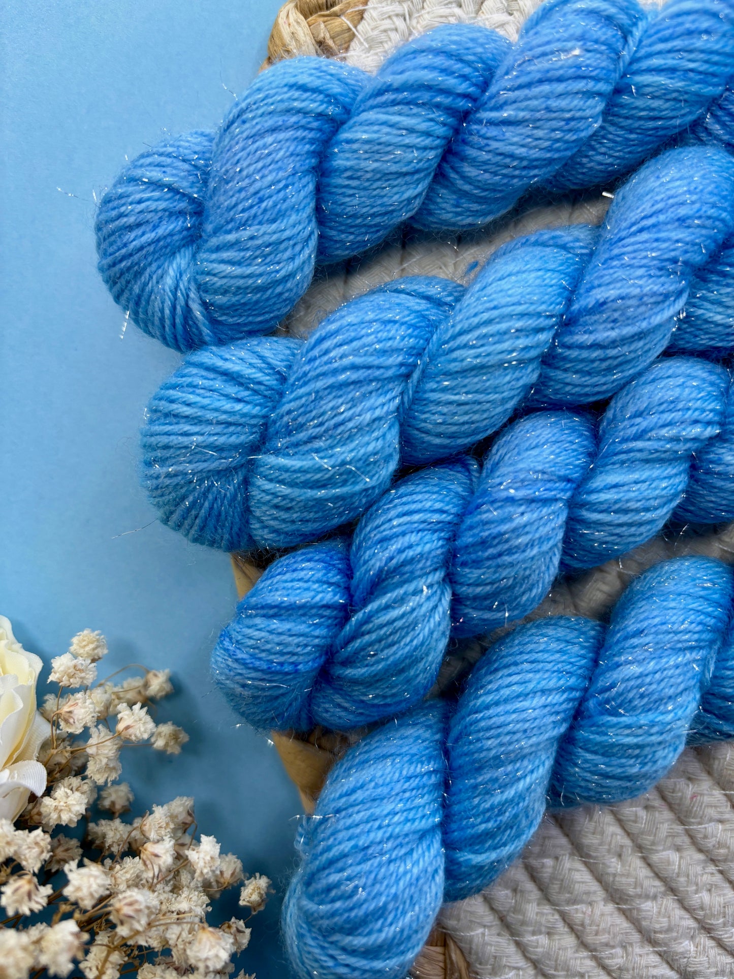 Laine pailletée fingering couleur bleu pastel